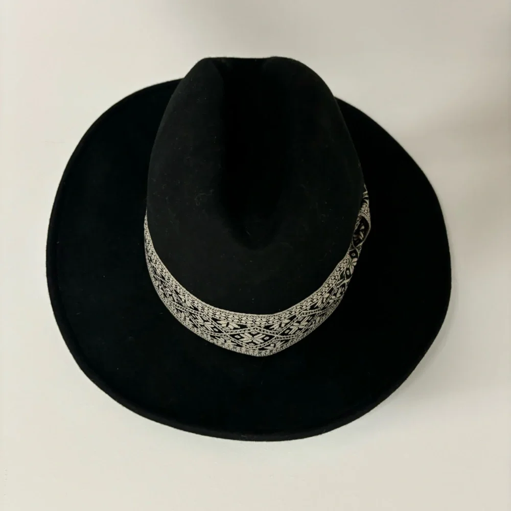 San Diego Hat Co Black 100% Wool Hat w/ Black & White Patterned Band